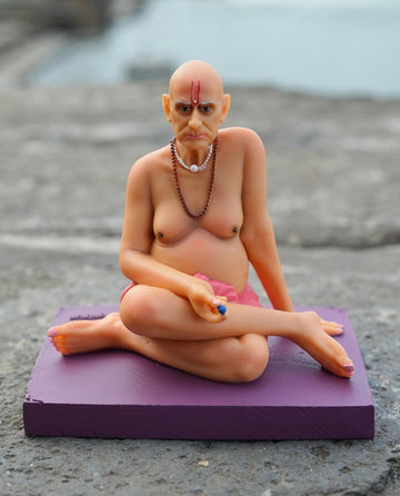 Swami Samarth idol