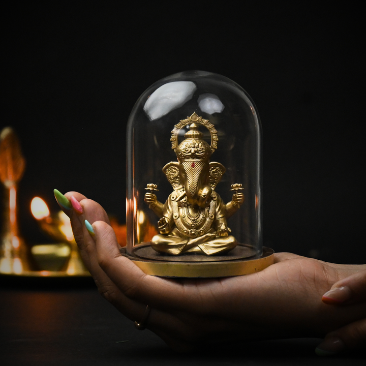 Shrimant Dagdusheth Ganpati Idol with Glass Dome – Ganesh Murti for Car Dashboard & Home Mandir