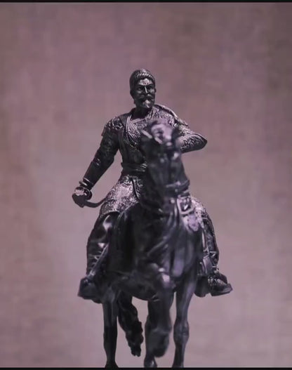 Chatrapati Shivaji Maharaj Statue on Horse