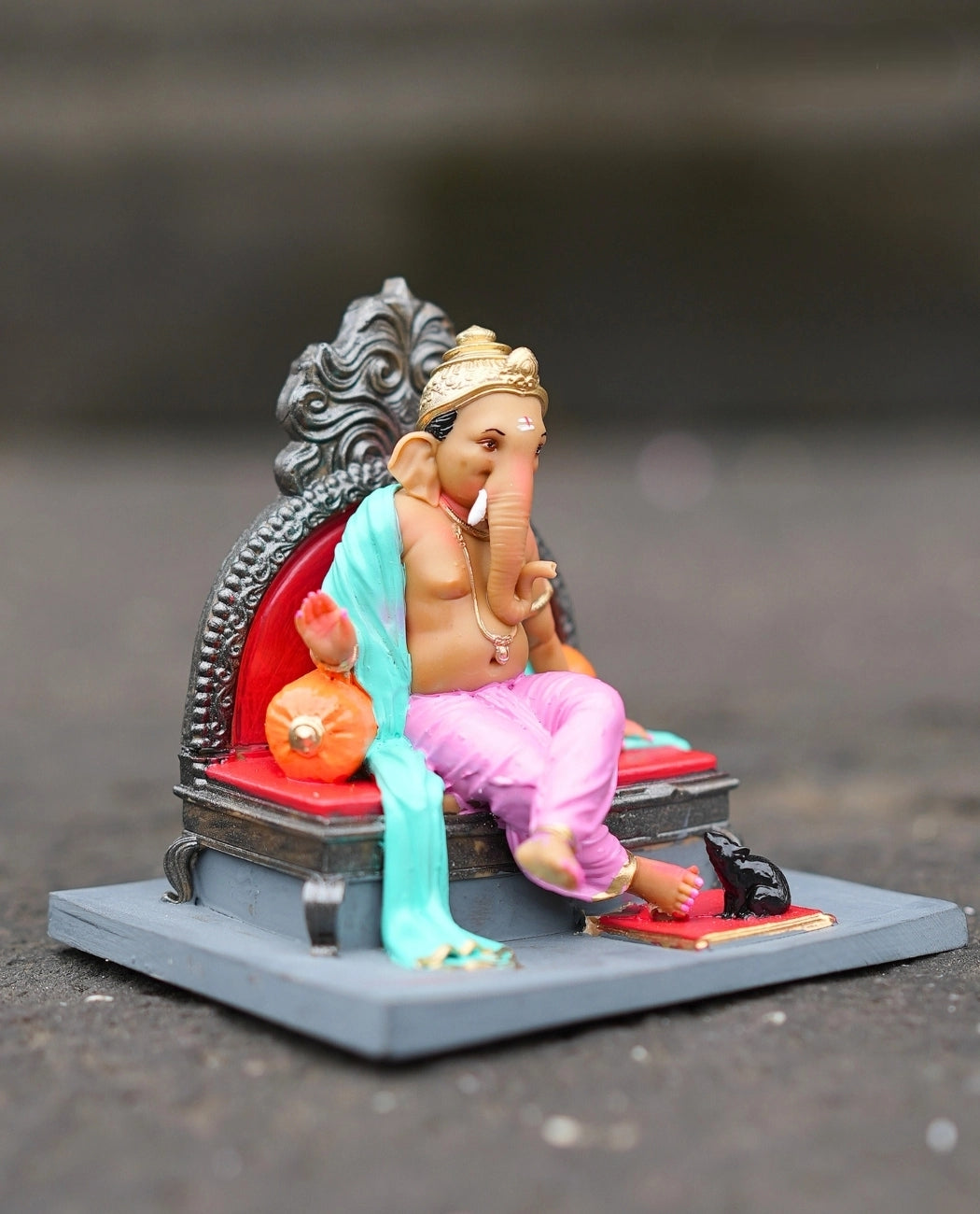 Ganpati Bappa Royal Sofa Idol (4 Inch)